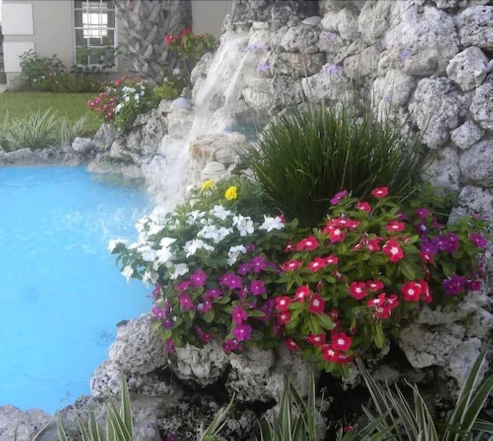 Travelodge By Wyndham Venice Venice Gardens Екстер'єр фото