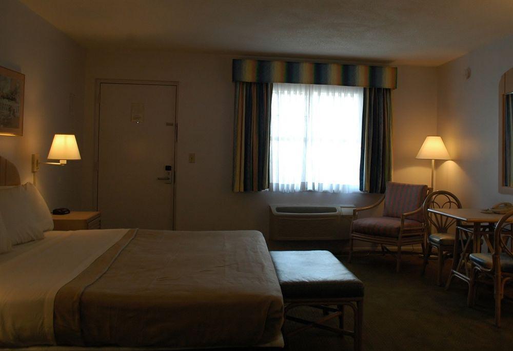 Travelodge By Wyndham Venice Venice Gardens Екстер'єр фото