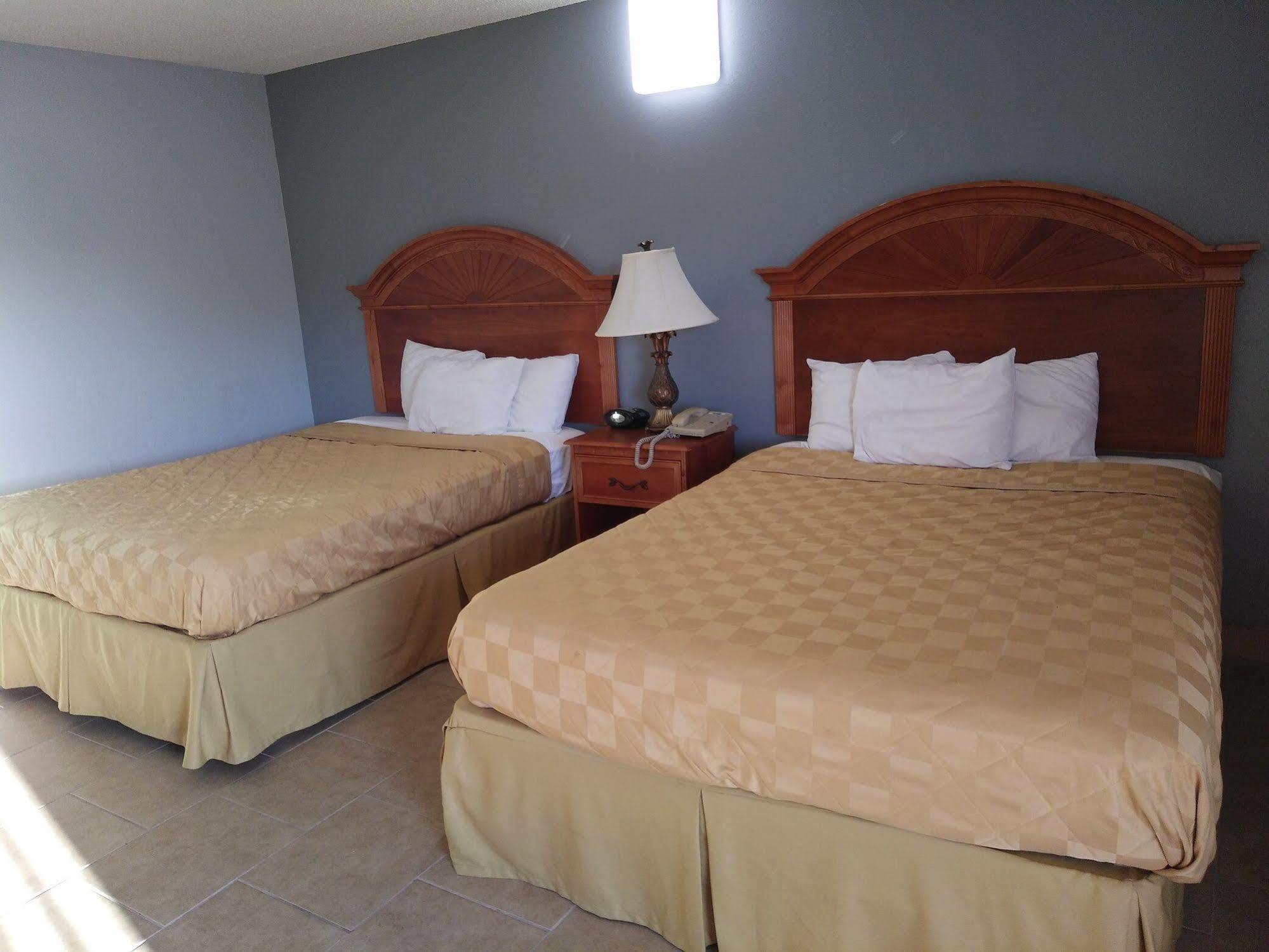 Travelodge By Wyndham Venice Venice Gardens Екстер'єр фото