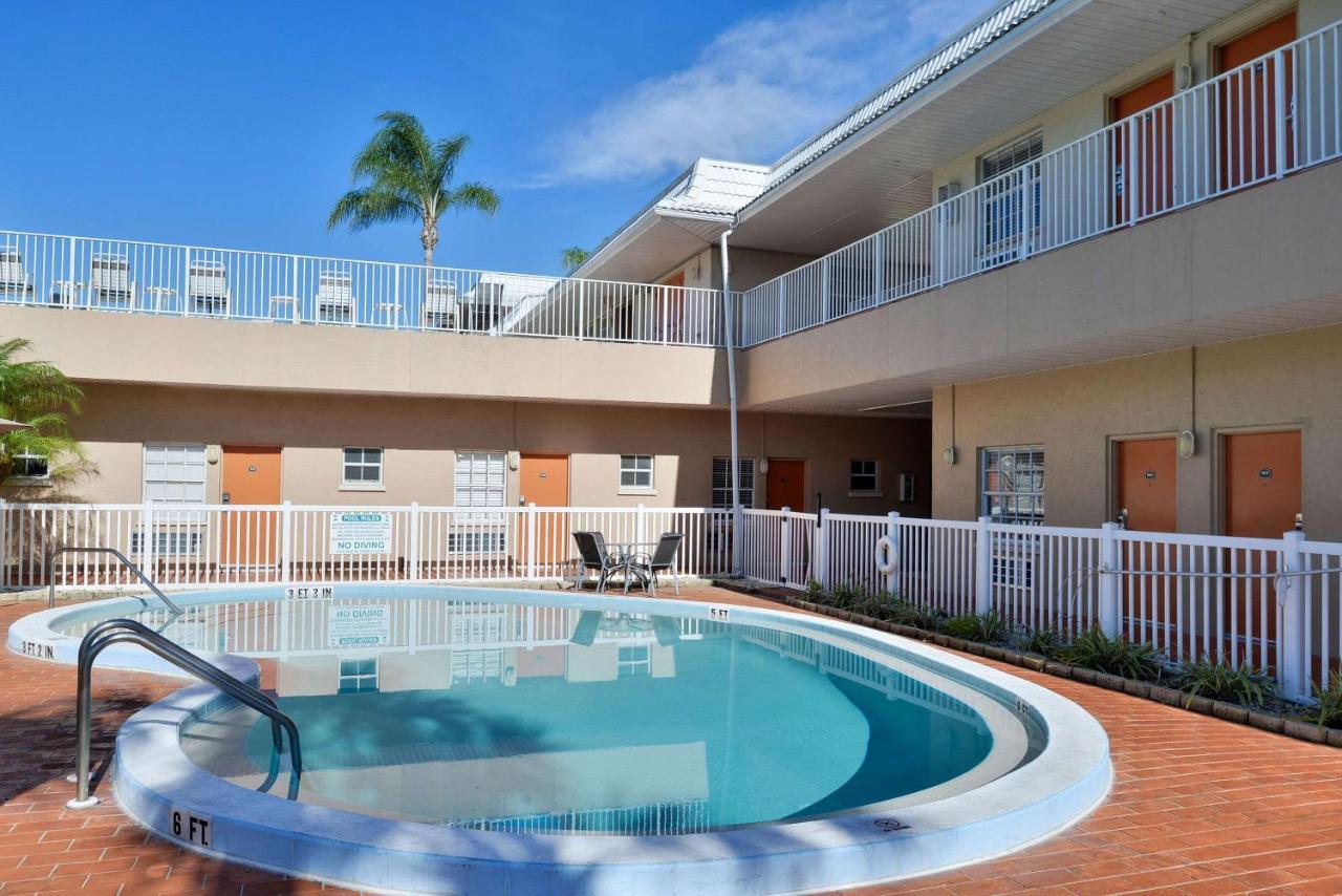 Travelodge By Wyndham Venice Venice Gardens Екстер'єр фото