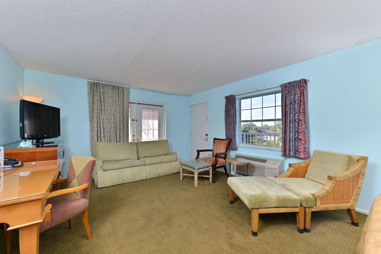 Travelodge By Wyndham Venice Venice Gardens Екстер'єр фото
