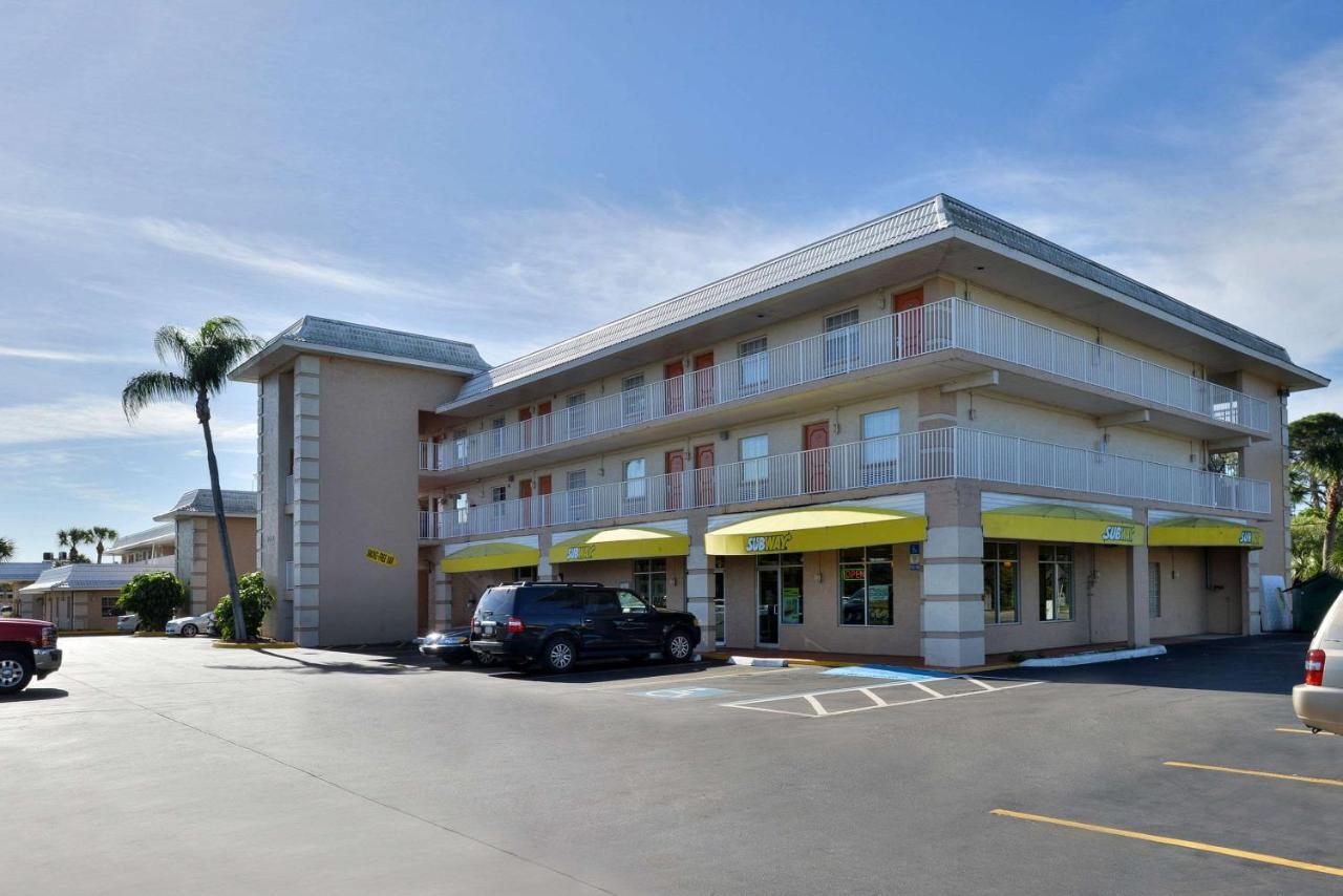 Travelodge By Wyndham Venice Venice Gardens Екстер'єр фото