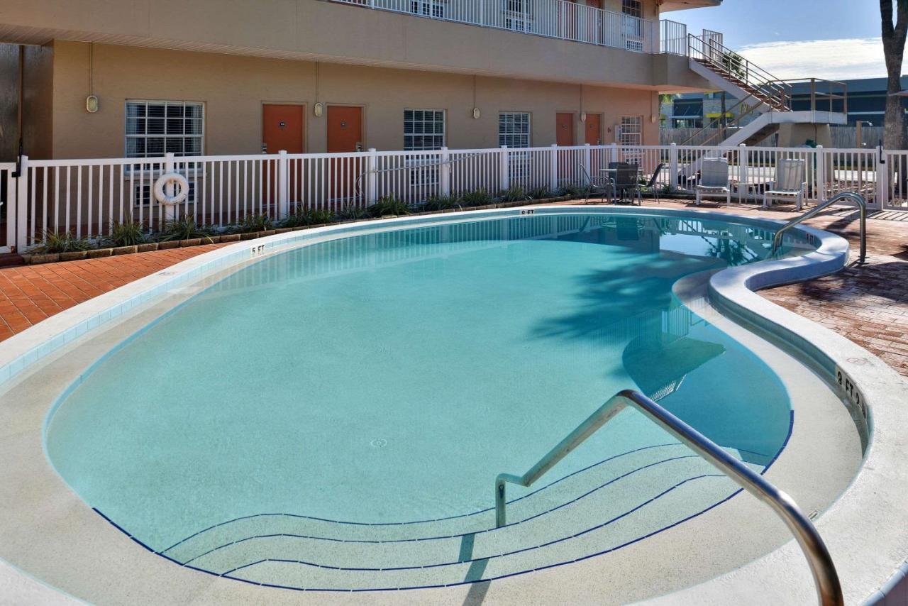 Travelodge By Wyndham Venice Venice Gardens Екстер'єр фото